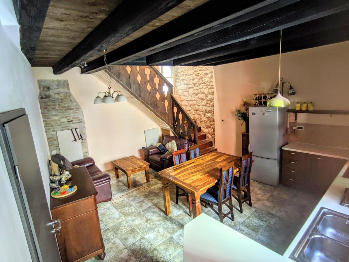 Private Courtyard Medieval Stone Home In Old Town Rovinj Ngoại thất bức ảnh